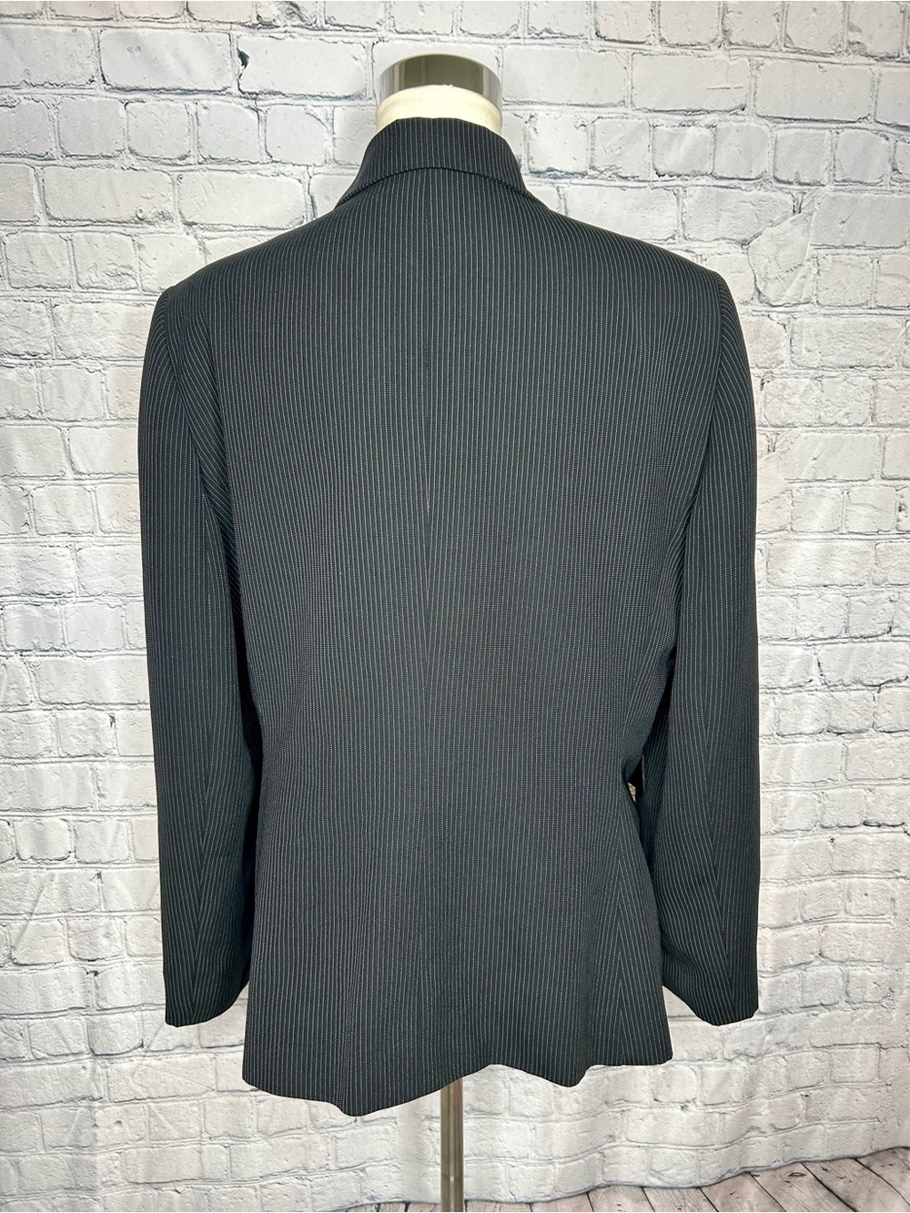 Tahari Women's Dark Gray Pinstripe Blazer - Picture 5 of 8